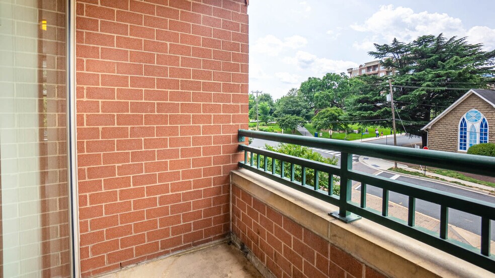 More Photos Of 901 N Nelson St, Arlington Apartments For Lease