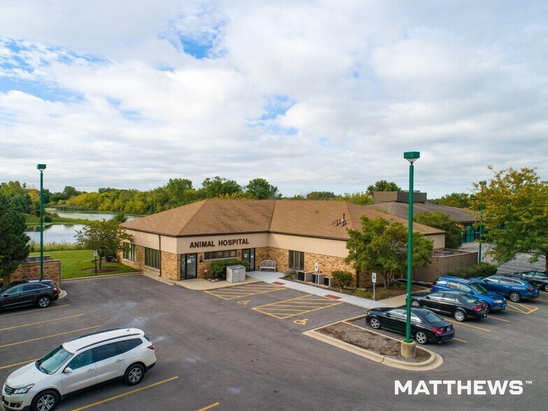 Primary Photo Of 2565 Algonquin Rd, Algonquin Office For Sale