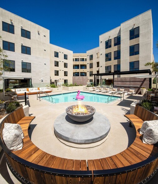 More Photos Of 7520-7566 W Sunset Blvd, Los Angeles Apartments For Lease