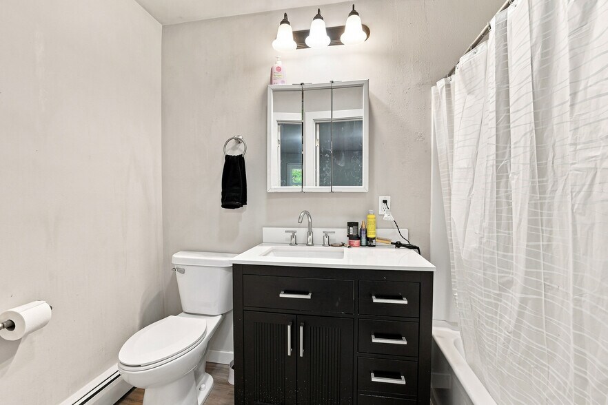More Photos Of 415 W Fulton St, Waupaca Apartments For Sale