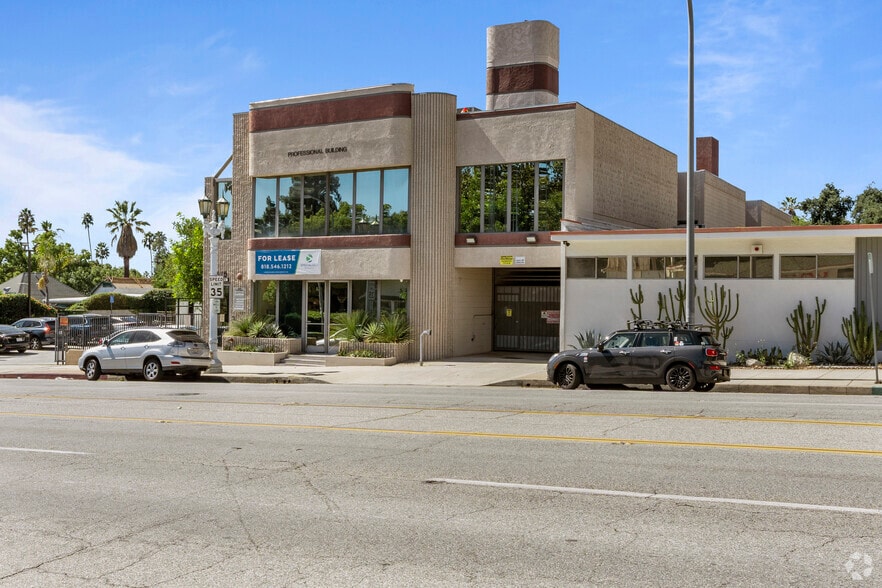 More Photos Of 1575 N Lake Ave, Pasadena Medical For Lease