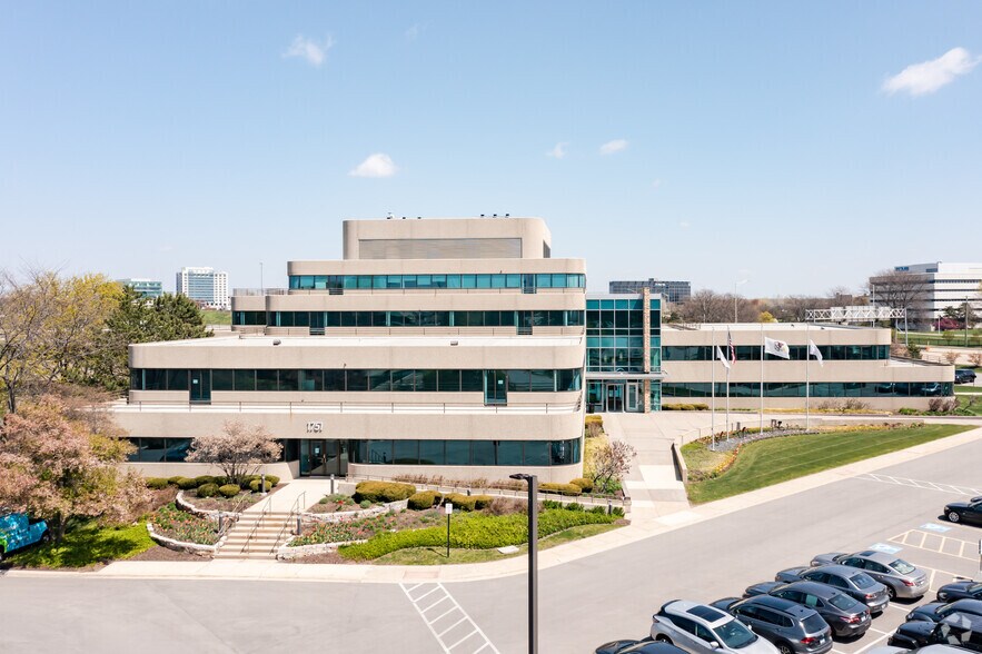 More Photos Of 1771 W Diehl Rd, Naperville Office For Lease