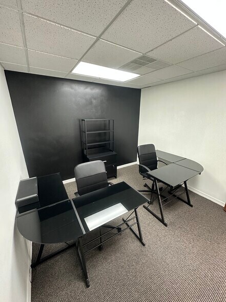 More Photos Of 14902 Winding Creek Ct, Tampa Medical For Lease