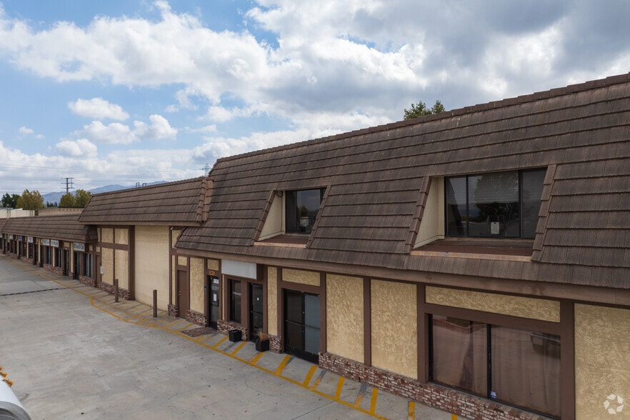 More Photos Of 24777-24890 Apple St, Newhall Flex For Lease