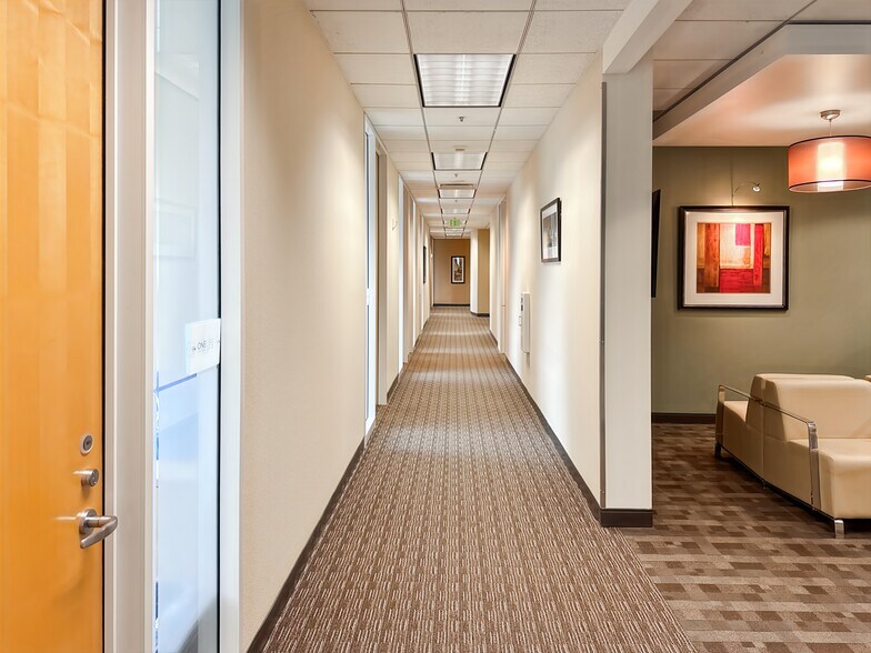 More Photos Of 4600 S Syracuse St, Denver Coworking Space