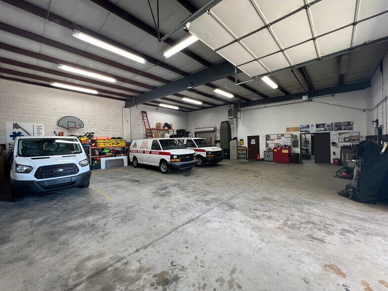 More Photos Of 6940 State Rd, Philadelphia Flex For Sale