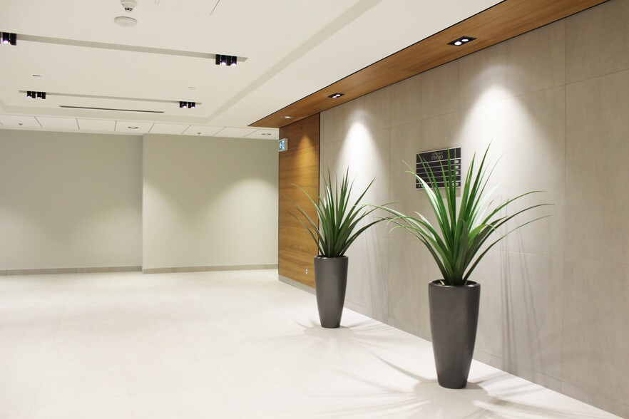 More Photos Of 9150 Boul Leduc, Brossard Office For Lease