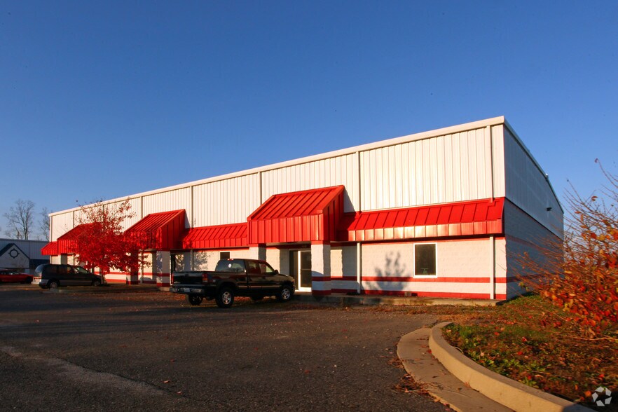 More Photos Of 1025 Mt Vernon, Shelbyville Warehouse For Sale