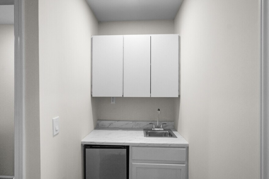 More Photos Of 55 Old Turnpike Rd, Nanuet Office For Lease