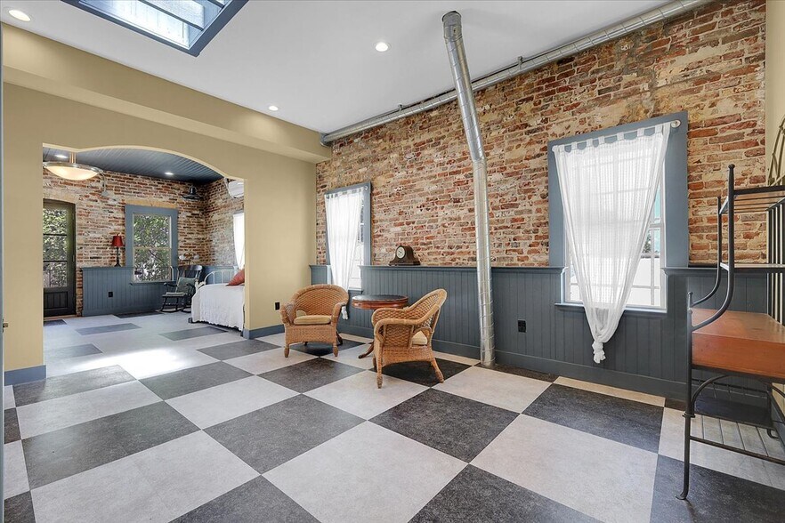 More Photos Of 228 1st St, Marysville Storefront Retail Residential For Sale
