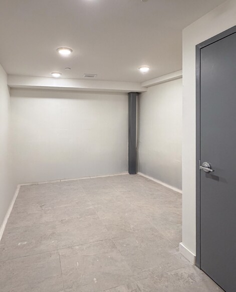 More Photos Of 658 Washington Ave, Brooklyn Apartments For Sale