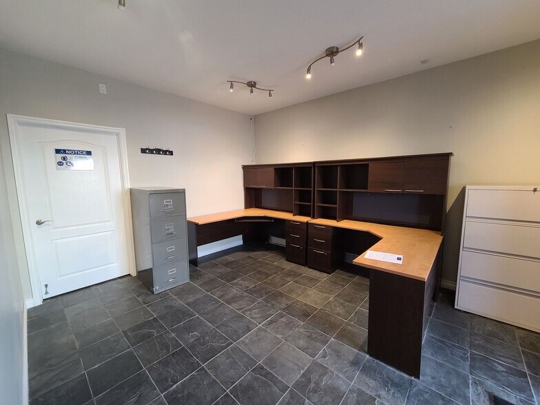 More Photos Of 7611 Sparrow Dr, Leduc Light Manufacturing For Sale