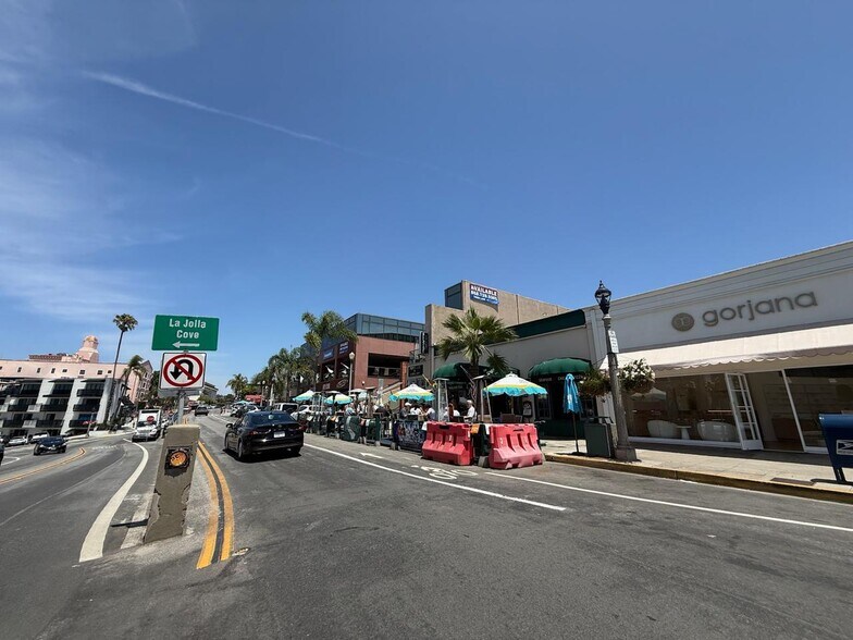 More Photos Of 1025 Prospect St, La Jolla General Retail For Lease