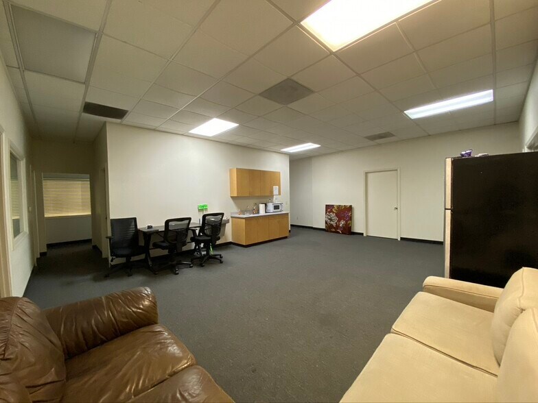 More Photos Of 1224 6th St, Modesto Warehouse For Lease