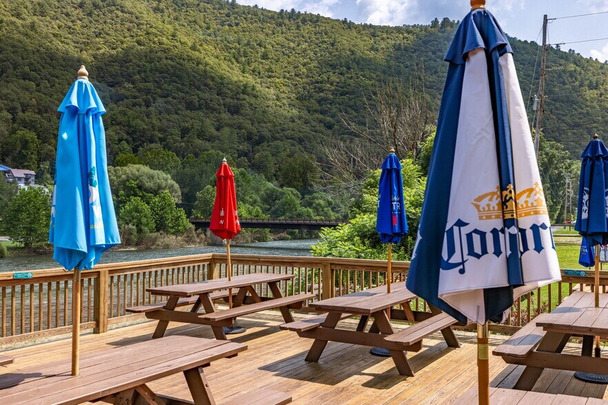 More Photos Of 392 Slate Run Rd, Slate Run Hospitality For Sale