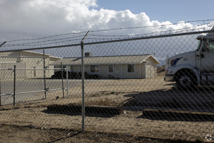 Primary Photo Of 17105 Darwin Ave, Hesperia Contractor Storage Yard For Lease