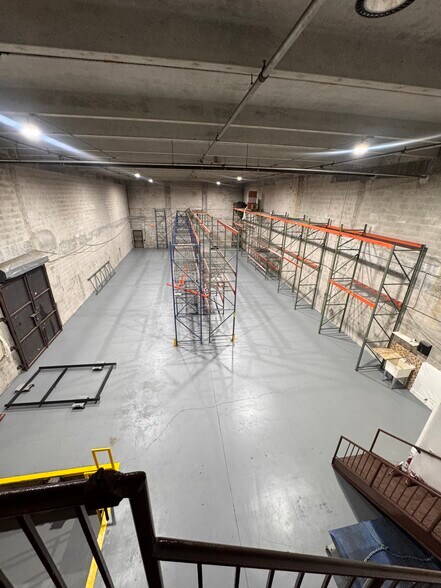 More Photos Of 2310 NW 102nd Pl, Doral Warehouse For Lease