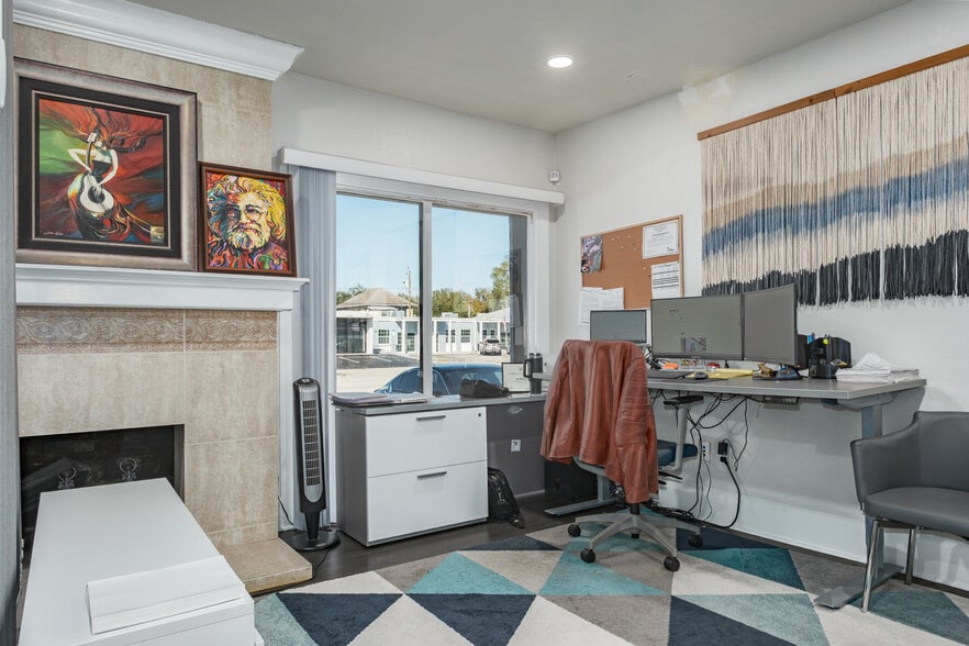 More Photos Of 3848 Central Ave, Saint Petersburg Office For Lease