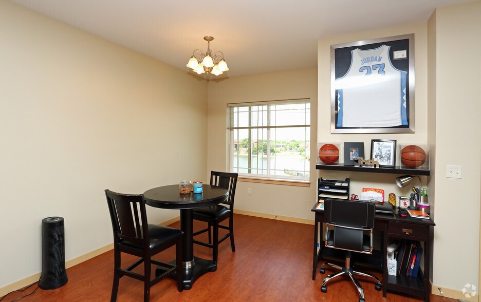 More Photos Of 401 N Washington St, Green Bay Apartments For Lease