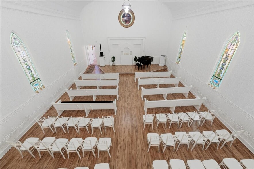 More Photos Of 508 NW 3rd Ave, Canby Religious Facility For Sale