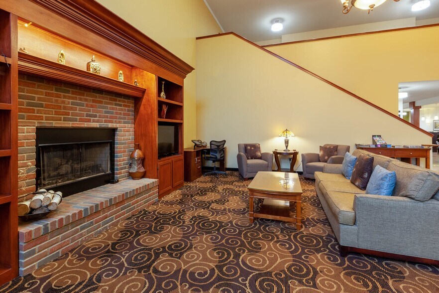 More Photos Of 1400 US Highway 31, Beulah Hotel For Sale