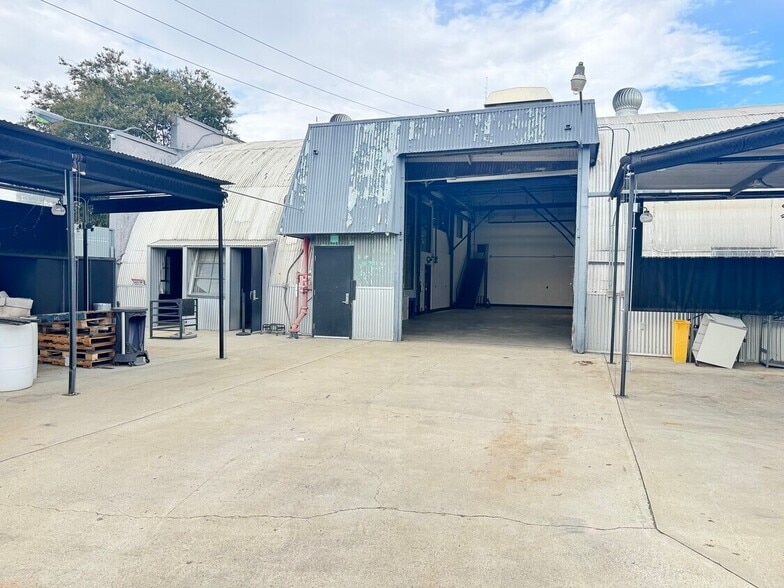 More Photos Of 800-808 E Washington Ave, Santa Ana Warehouse For Lease