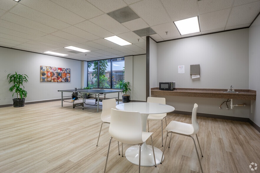 More Photos Of 10700 Richmond Ave, Houston Office For Lease