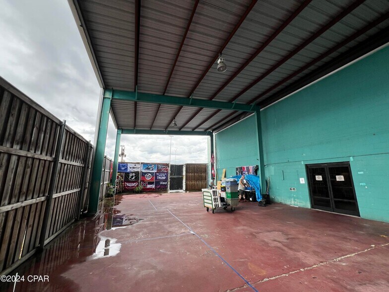 More Photos Of 7157 Front Beach Rd, Panama City Freestanding For Lease