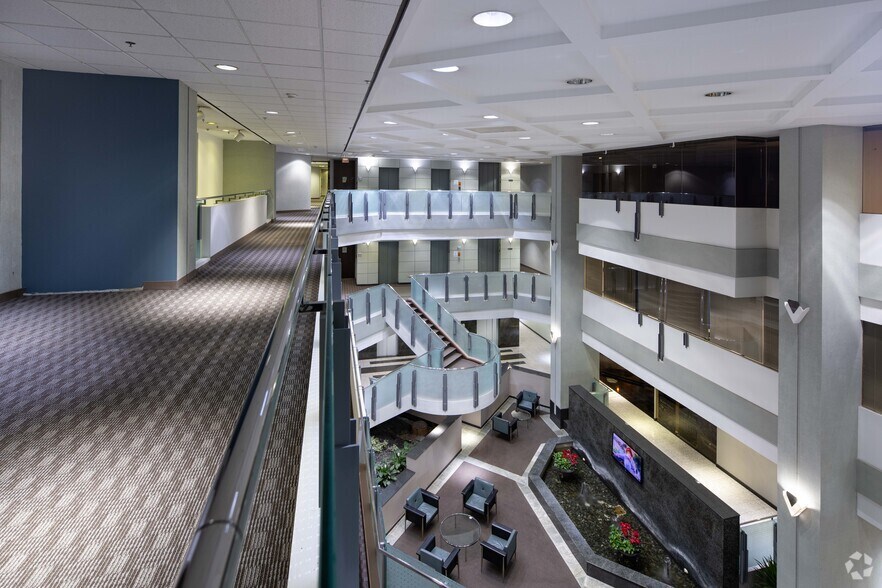 More Photos Of 1011 E Touhy Ave, Des Plaines Medical For Lease