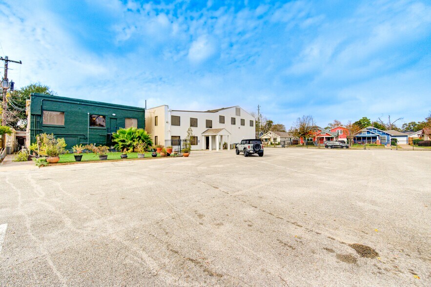 More Photos Of 3600 Michaux St, Houston Lodge Meeting Hall For Sale