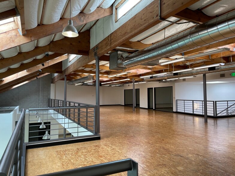 More Photos Of 3185-3189 Pullman St, Costa Mesa Office For Sale