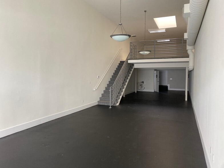 More Photos Of 1050-1058 S Fairfax Ave, Los Angeles Storefront For Lease