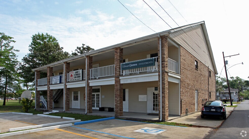 More Photos Of 2273 Barataria Blvd, Marrero Loft Creative Space For Lease