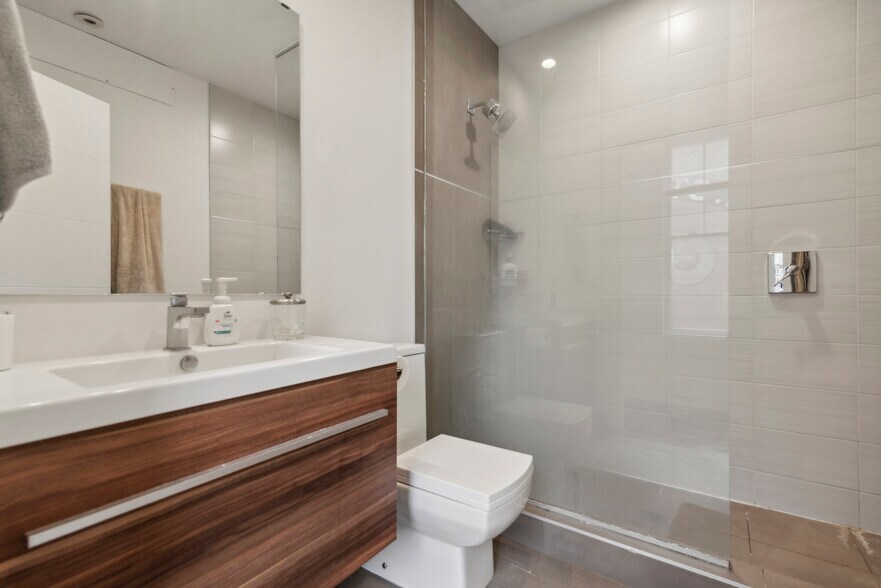 More Photos Of 263 N 3rd St, Philadelphia Apartments For Sale