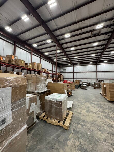 More Photos Of 248 Brighton Rd, Andover Warehouse For Sale