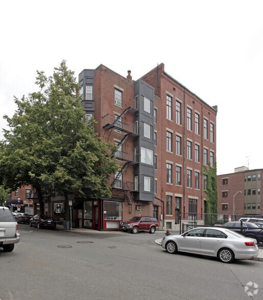 More Photos Of 149 North St, Boston Storefront Retail Residential For Lease
