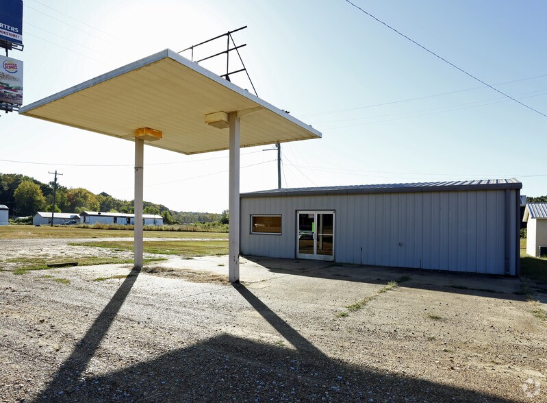 More Photos Of 27930 Hwy 6, Sardis Freestanding For Lease