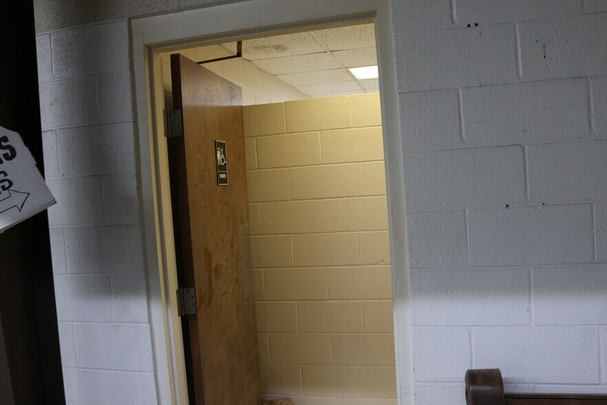 More Photos Of 225 Clover Ave, Comer Religious Facility For Sale