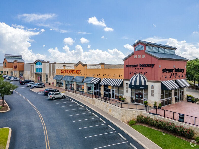 More Photos Of 255-1 E Basse Rd, San Antonio Unknown For Lease