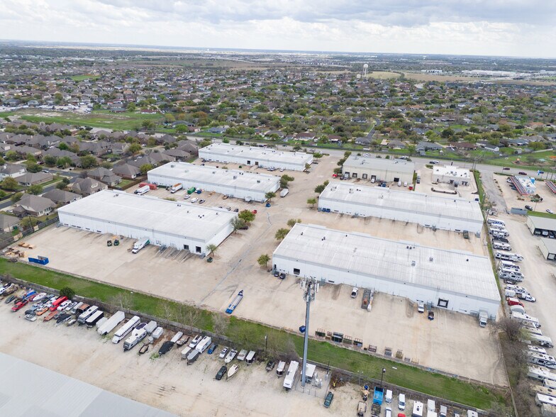 More Photos Of 3912 Gattis School Rd, Round Rock Warehouse For Lease