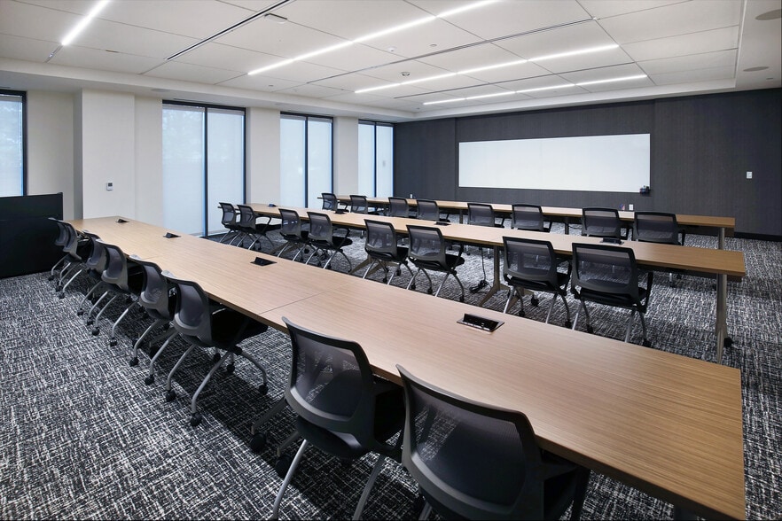 More Photos Of 8401 N Central Expy, Dallas Office For Lease