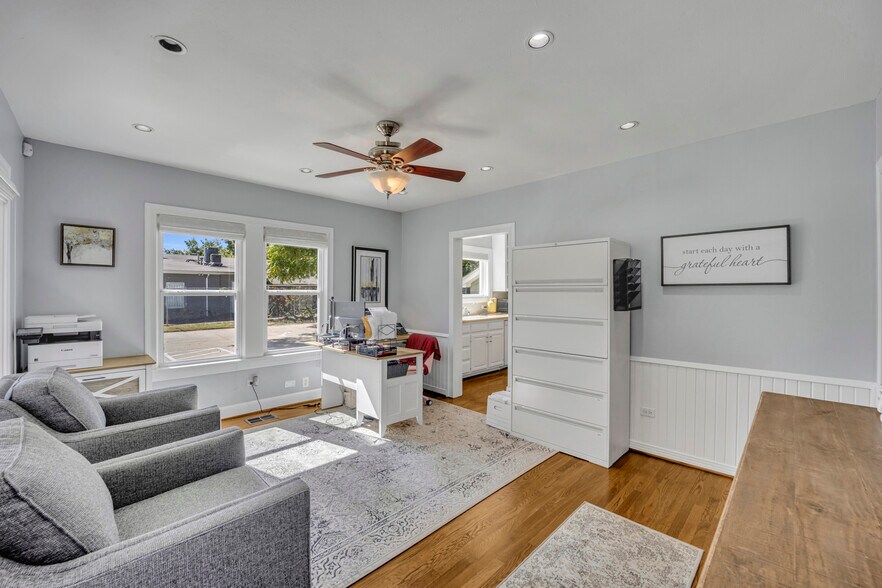 More Photos Of 1500 W Abram St, Arlington Medical For Lease