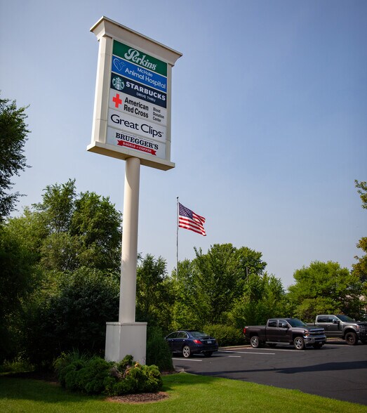 More Photos Of 12525 NE Ulysses St, Blaine Freestanding For Sale