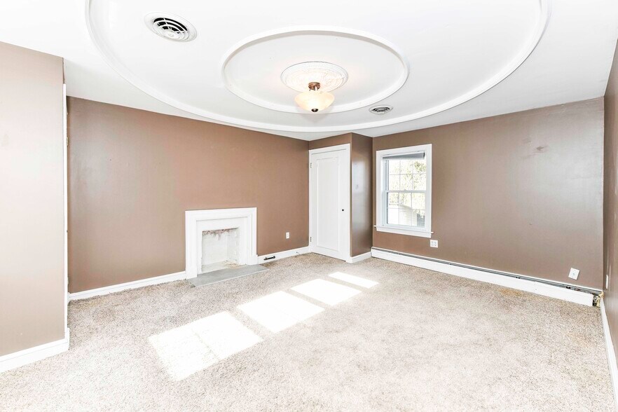 More Photos Of 173 Main St, Stanardsville Flex For Sale