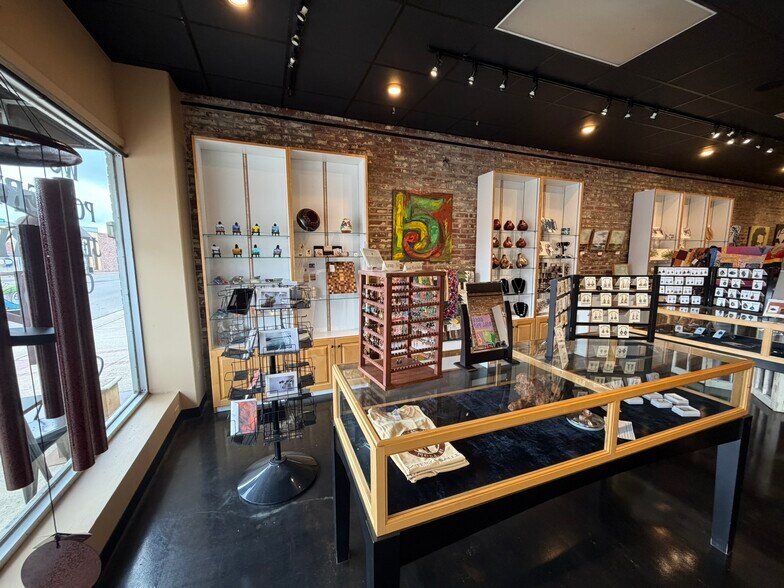 More Photos Of 615 Mena St, Mena Restaurant For Sale