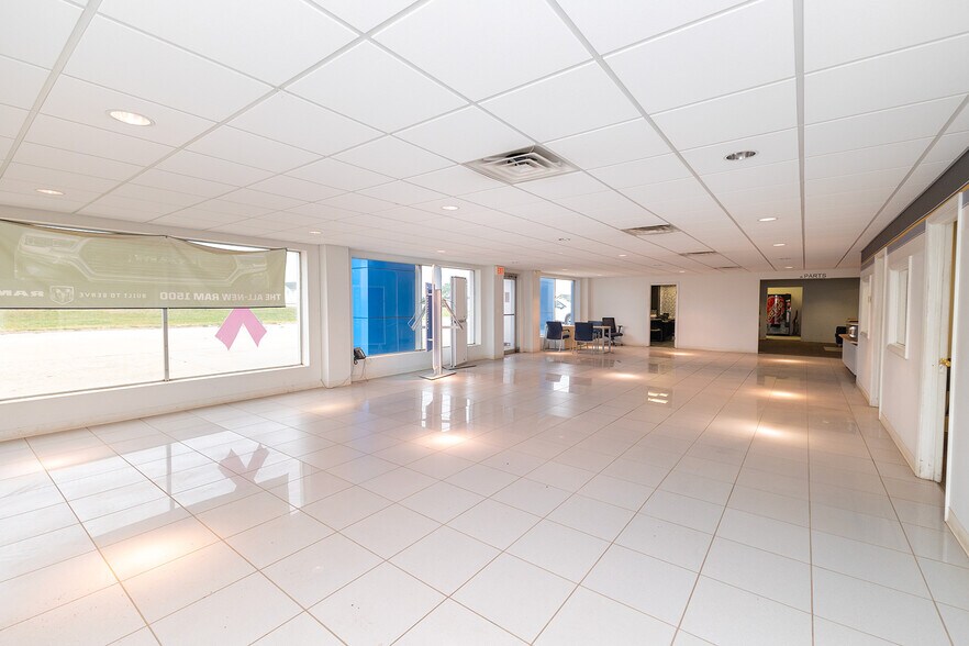 More Photos Of 890 N State Road 14, Harper Auto Dealership For Sale