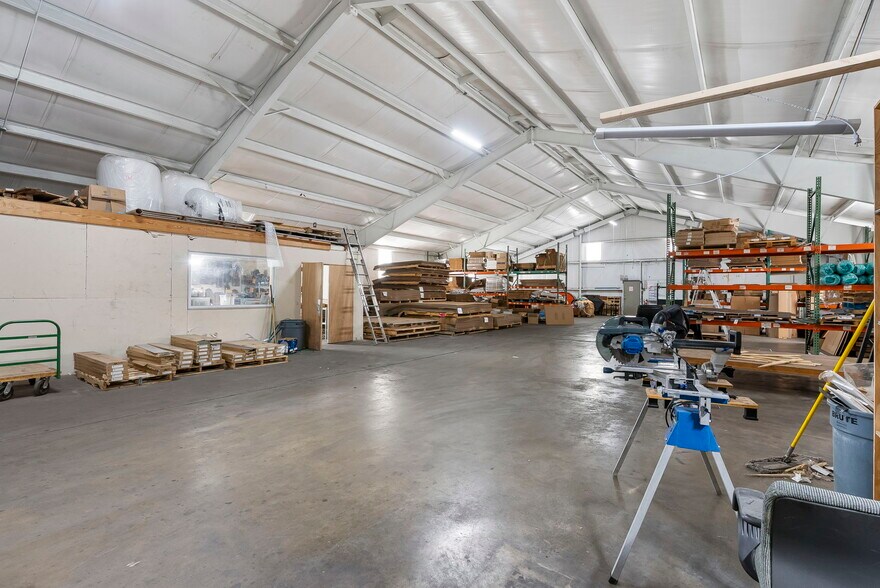 More Photos Of 721 N 2nd St, Rogers General Retail For Lease