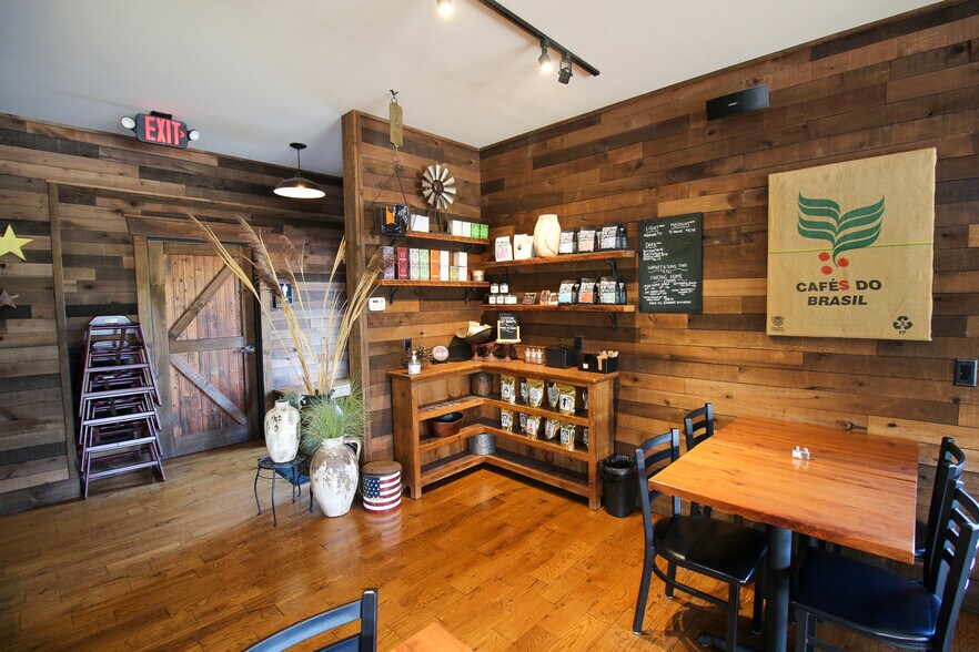 More Photos Of 368 E Main St, Middletown Restaurant For Sale