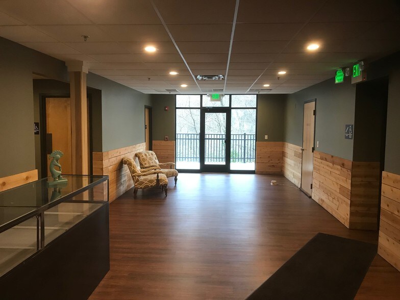 More Photos Of 871 S Arbor Vitae, Edwardsville General Retail For Lease