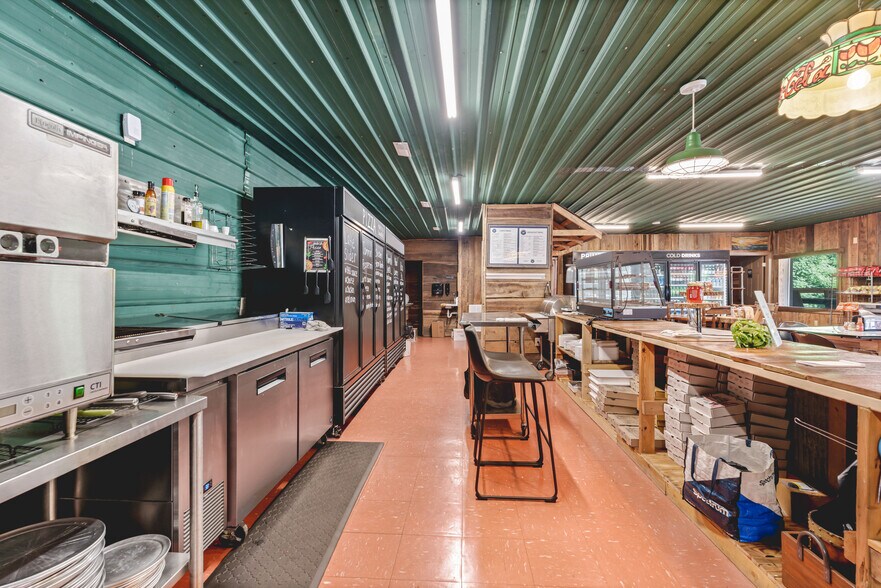 More Photos Of 112 Wilderness Rd, Mammoth Cave General Retail For Sale